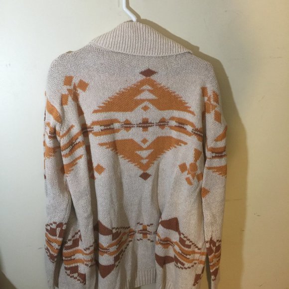 Three amazing sweater with beautiful bright colors in Native American patterns. - Picture 7 of 16